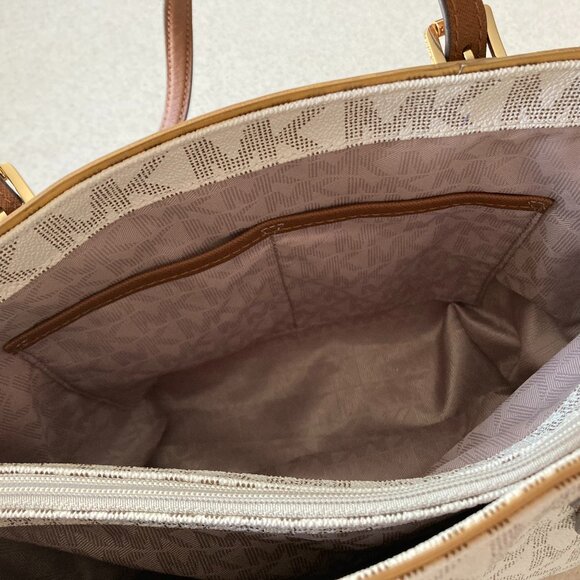 Michael Kors Signature Medium Tote (Vanilla) NWOT - Picture 12 of 16